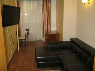 Гостиница Пионер Люкс Саратов Люкс DBL (2-х комнатный)-2